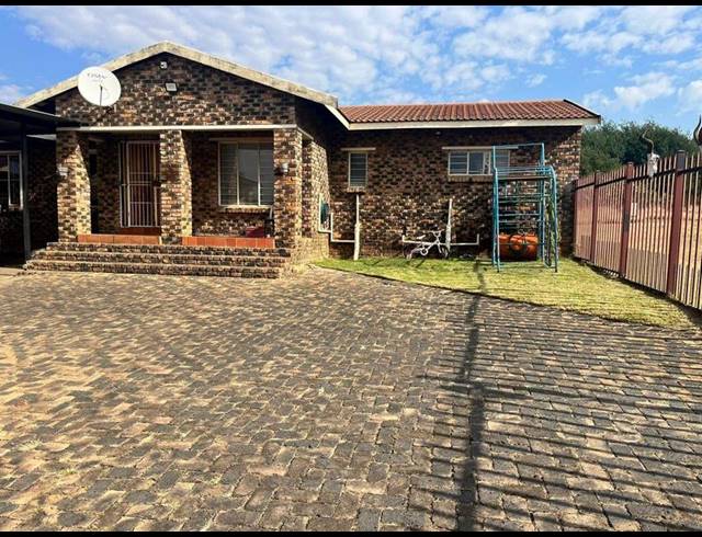 FARM FOR SALE IN GROBLERPARK EXT